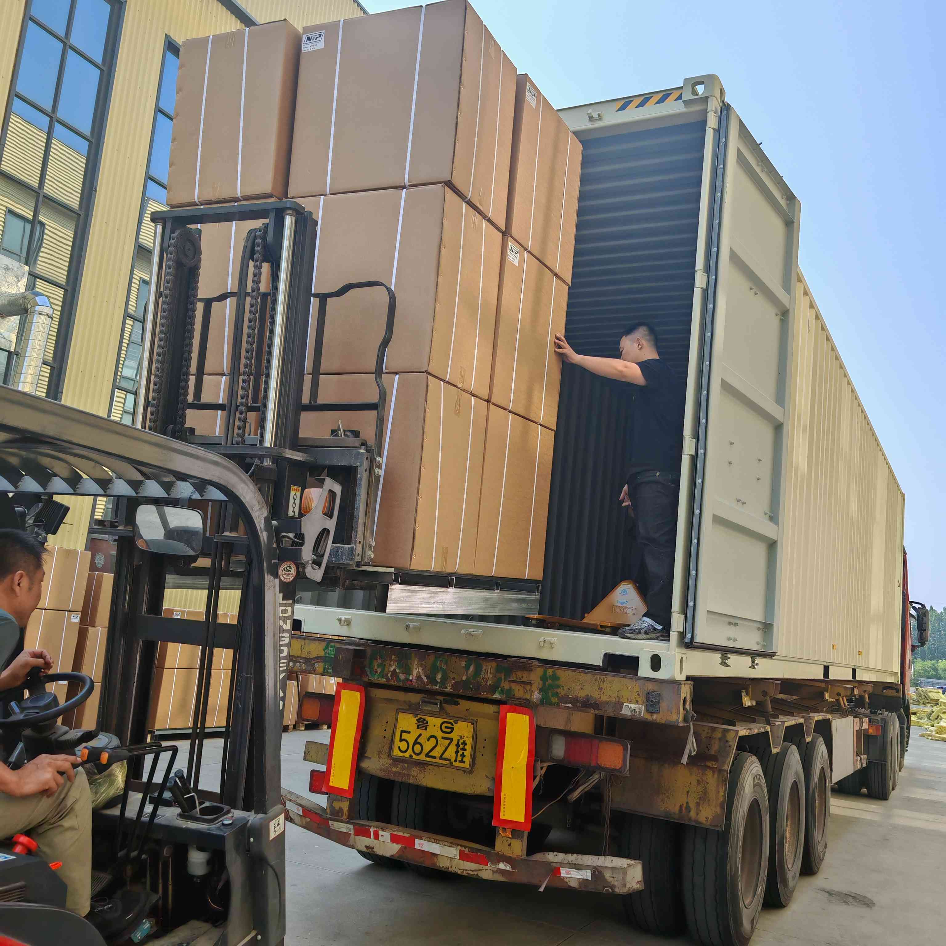Suċċess tat-tbaħħir: Rajt il-filtri taż-żejt heavy-duty tagħna jitilqu għar-Russja llum?